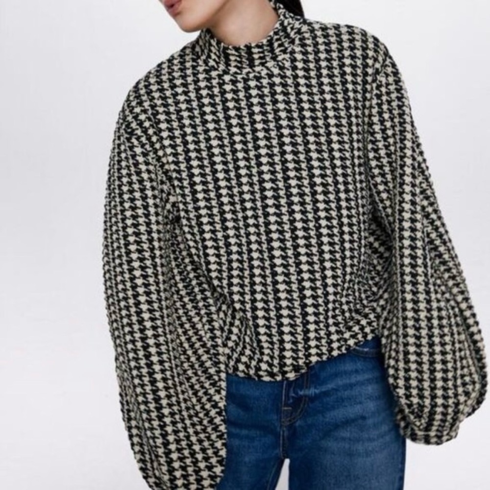 Zara Black Beige Houndstooth
Cowl Neck balloon sleeve small